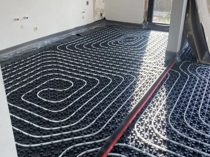 Hoog-efficiënte boilerinstallatie door erkende professionals